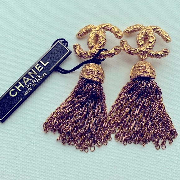 CHANEL Vintage ⭐️ RARE Real Gold Florentine Tassel Fringe Filigree Clip Earrings - Picture 6 of 16